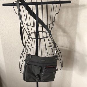 Baggallini crossbody with pockets!!
